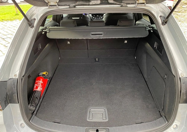 Toyota Corolla cena 93900 przebieg: 153063, rok produkcji 2020 z Kwidzyn małe 232